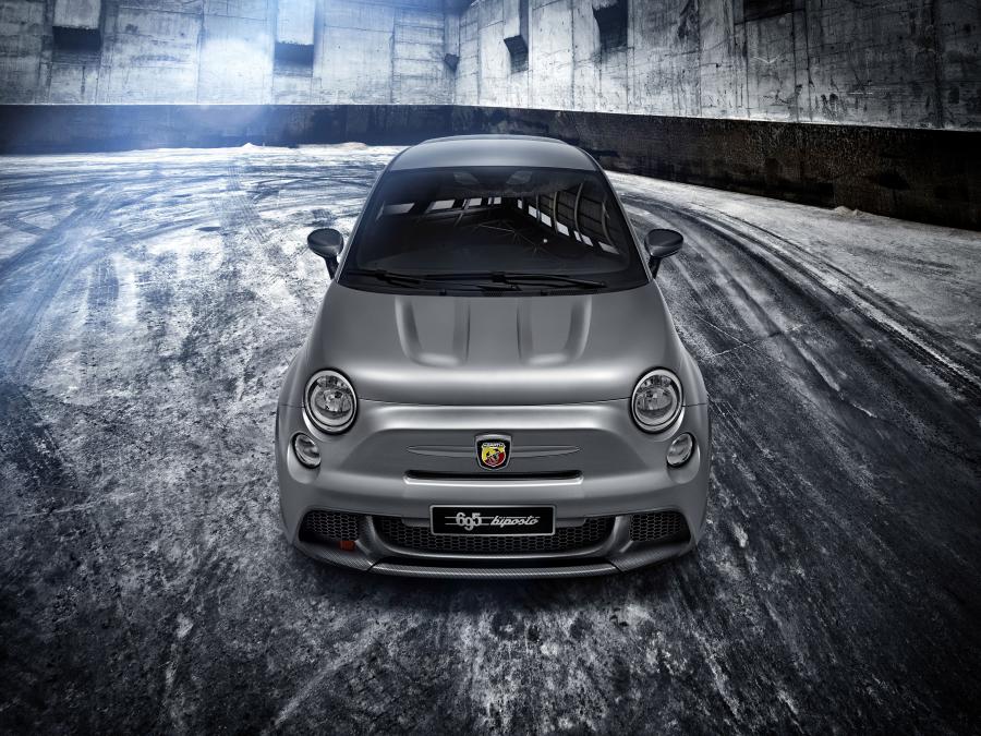  Abarth 695 Biposto 2014 года  (фото 4 из 32)